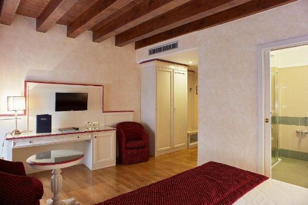 Albergo Mazzanti image 26